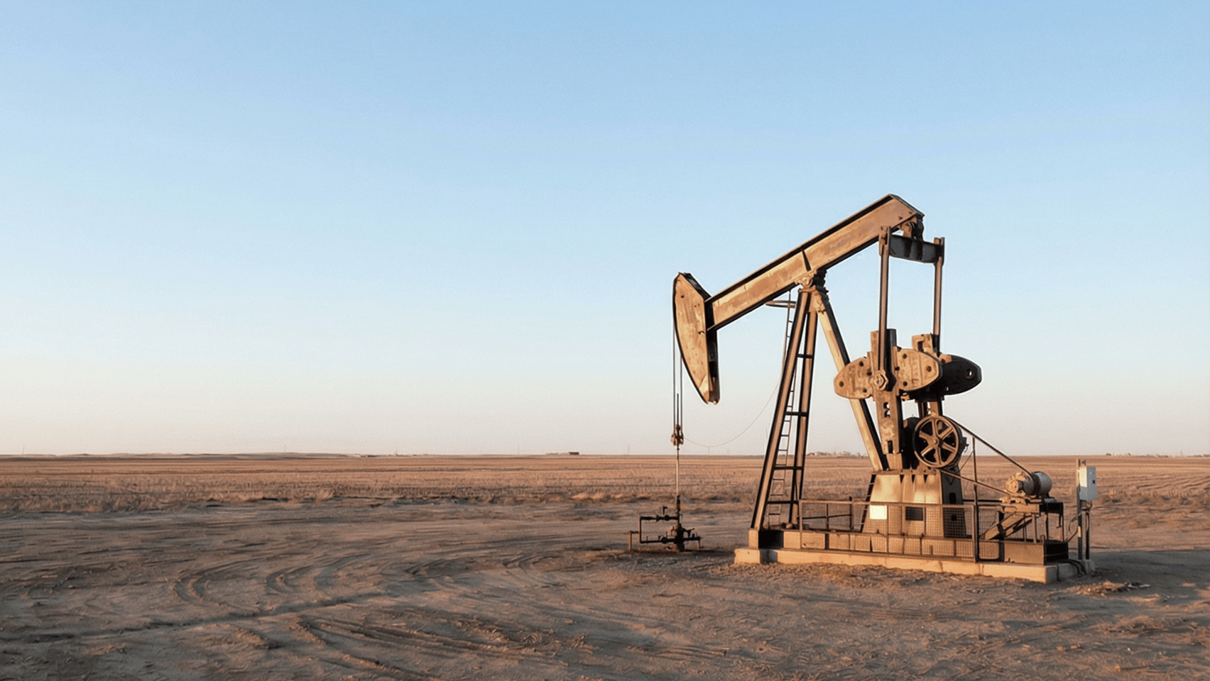 WTI Oil vs Brent Oil: Key Differences, Pricing Mechanism & Which Is Better to Trade in 2026